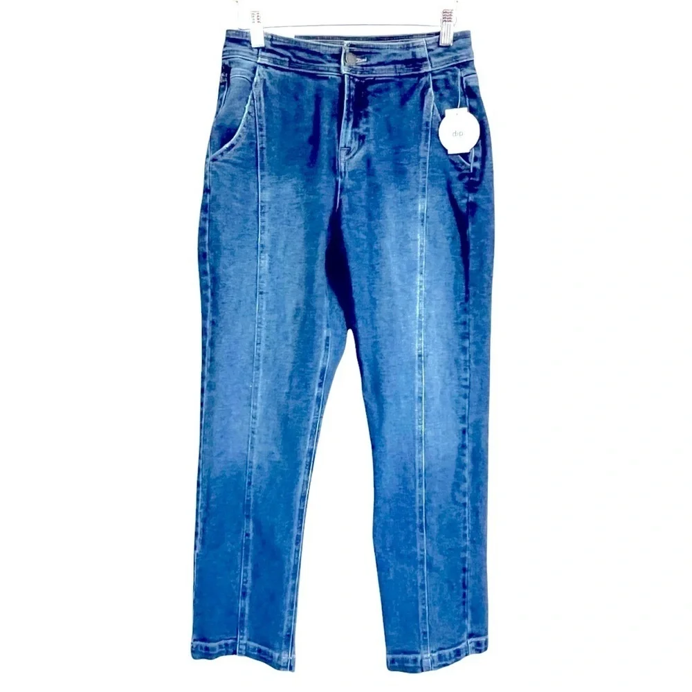 Dip NWT straight leg denim jeans middle seam size 4